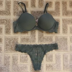 Victoria’s Secret Push Up Green Bra 34B & Panty S